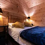The Getaway - The Hen Harrier - Luxury Glamping With Hot Tub - Adults Only