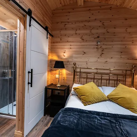 The Getaway - The Hen Harrier - Luxury Glamping With Hot Tub Kemp *