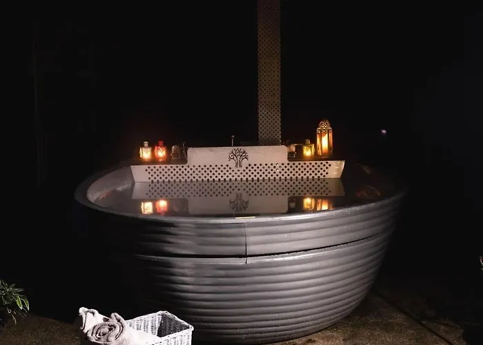 The Getaway - The Hen Harrier - Luxury Glamping With Hot Tub - Adults Only